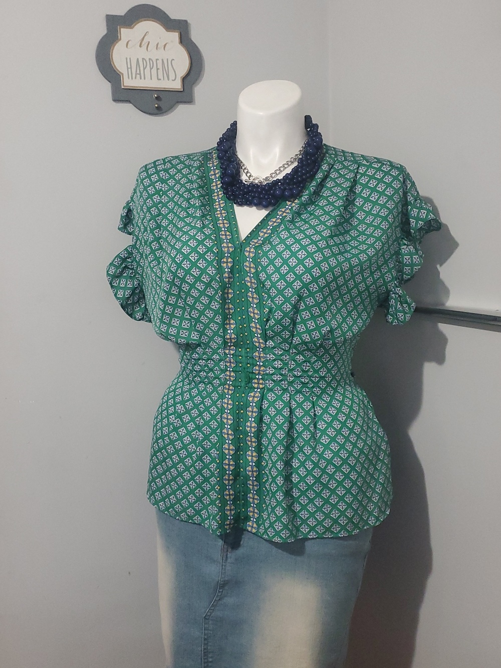 Max Studio Green Patterned V-Neck Women's Blouse, Size L